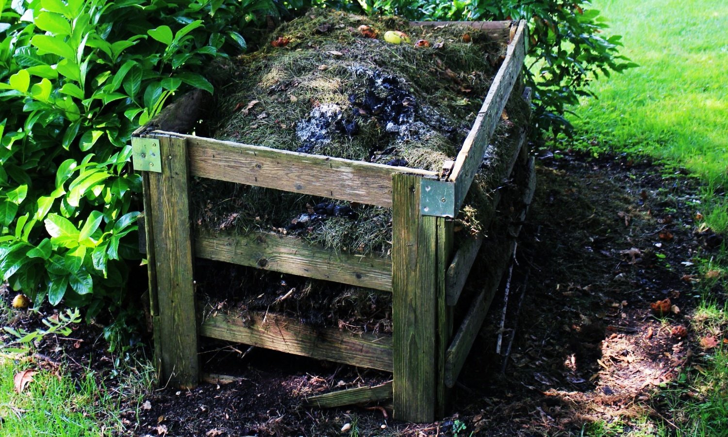 Ultimate DIY Compost Bin Guide: Compost Bin Ideas For Any Budget ...